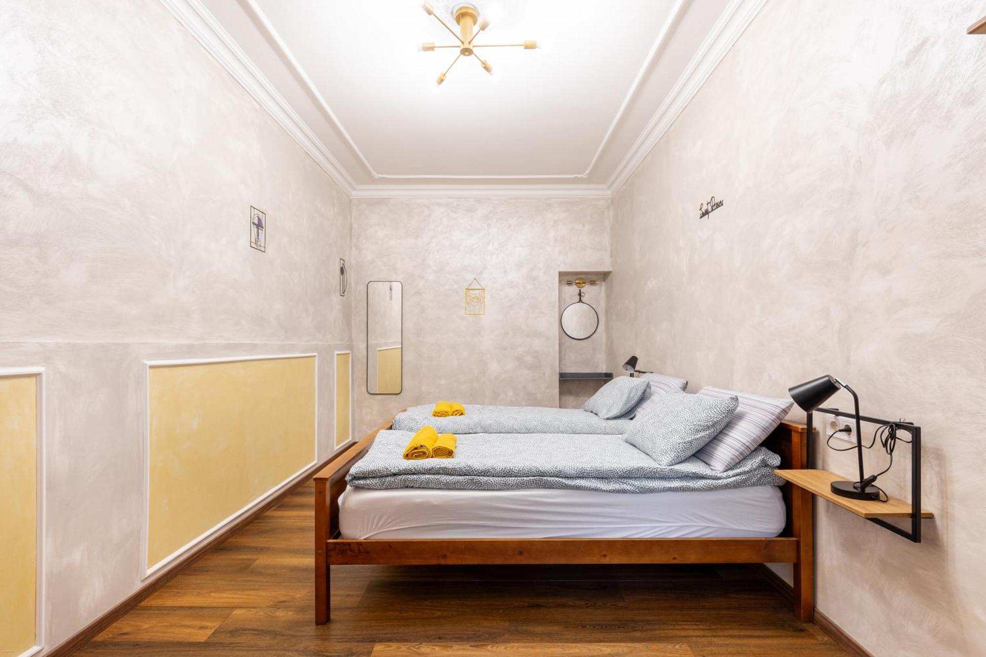 Mari&Emi Flat In Corvin Apartment บูดาเปสต์ ภายนอก รูปภาพ