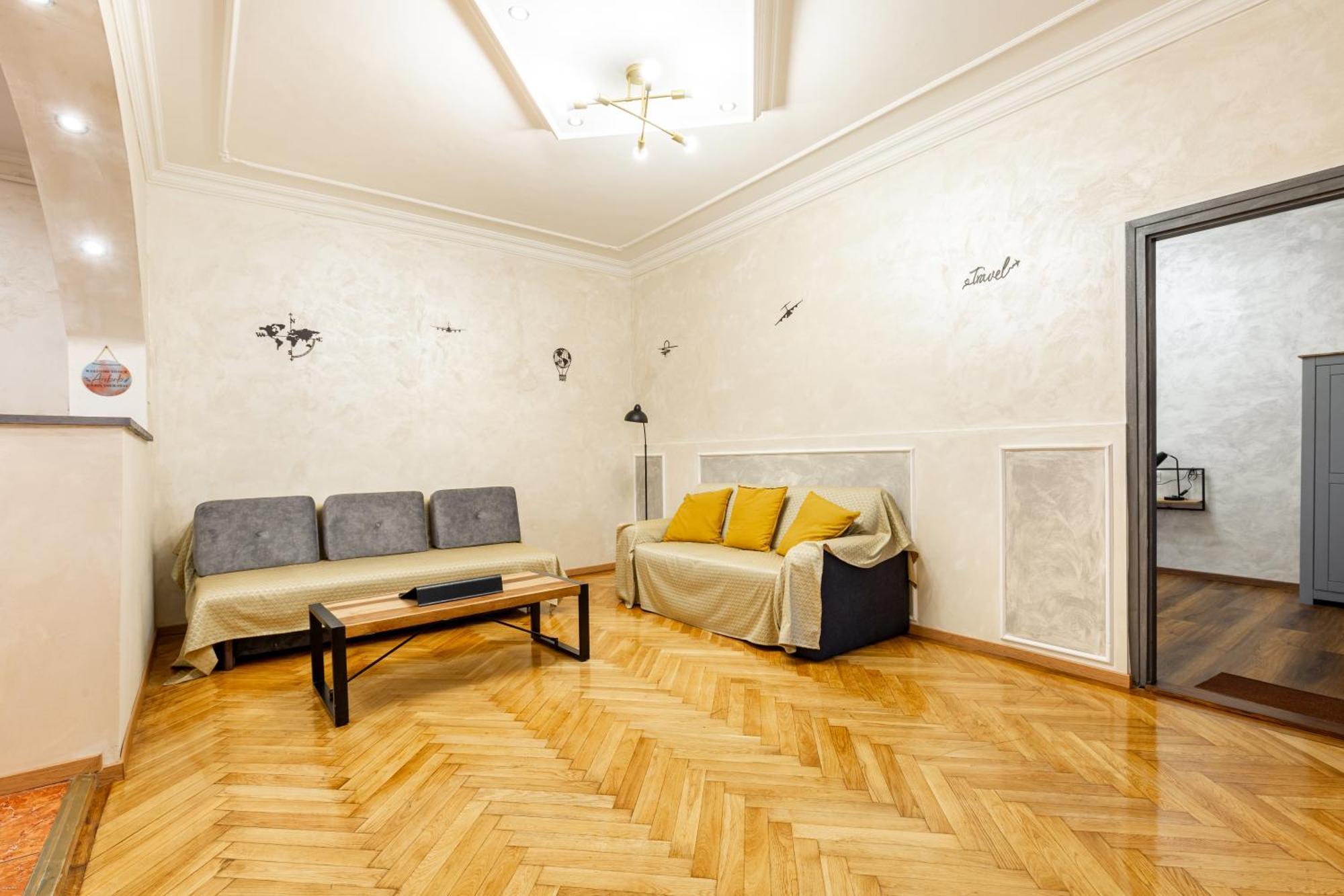 Mari&Emi Flat In Corvin Apartment บูดาเปสต์ ภายนอก รูปภาพ