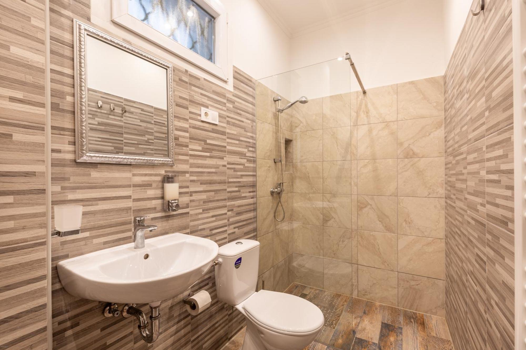 Mari&Emi Flat In Corvin Apartment บูดาเปสต์ ภายนอก รูปภาพ