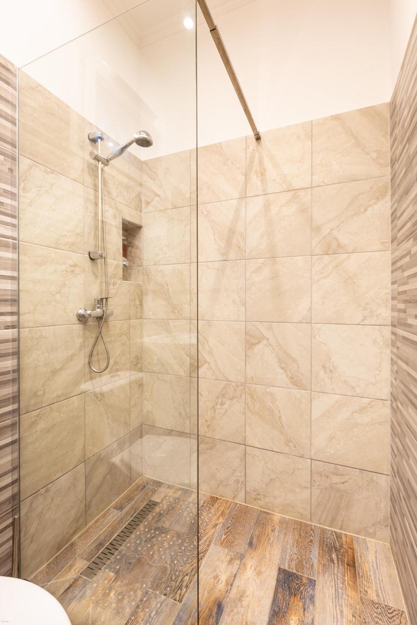 Mari&Emi Flat In Corvin Apartment บูดาเปสต์ ภายนอก รูปภาพ