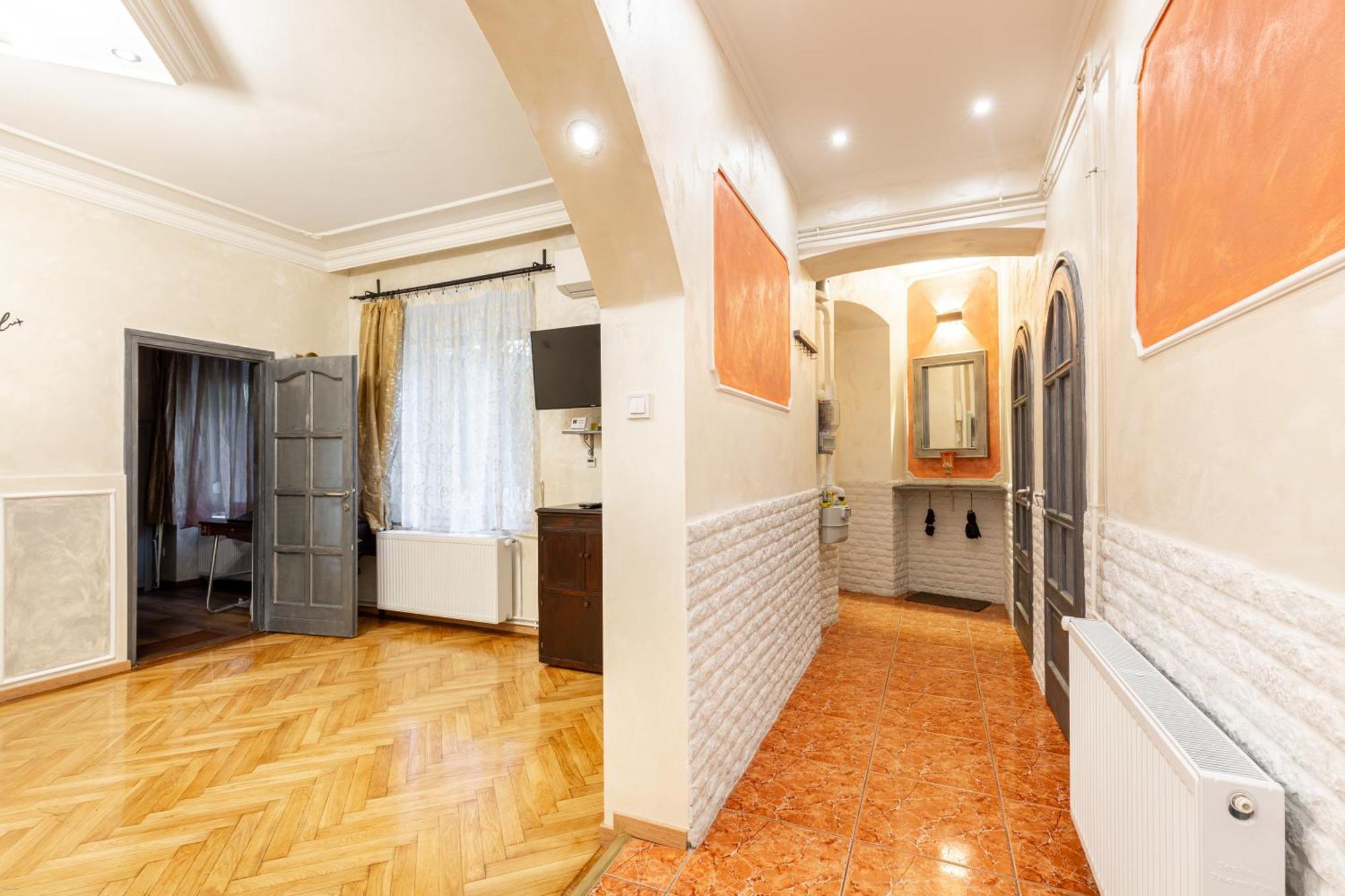 Mari&Emi Flat In Corvin Apartment บูดาเปสต์ ภายนอก รูปภาพ